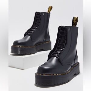NWT Dr. Martens Jarrick Black Platform Lace-Up Boots 8